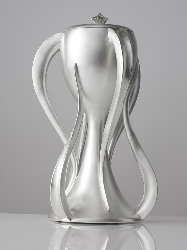 Rauni Higson, Caernarfon, Wales, U.K “Loving Cup” (36 x 22 cm) (14.1 x 8.7 in) Sterling silver, photo by Sylvain Deleu, www.foldforming.org