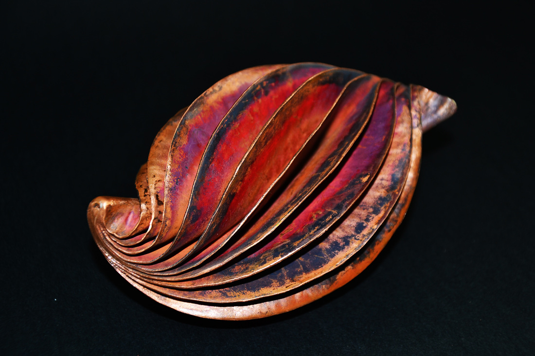 Hendrik Schouten, Santa Cruz, Aruba, “It Looks Like a Shell” (16 x 9.3 x 6 cm) Copper, photo by Chris Schouten - www.foldforming.org